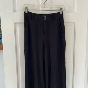 Evereve + Cloth & Stone black flat front elastic waist linen blend pants
